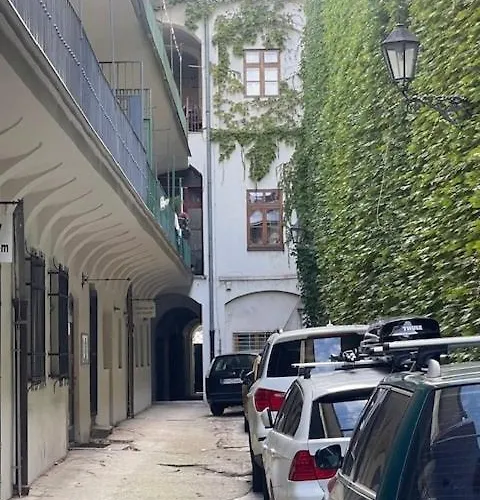 Location In The Centre Of Old Town Appartamento *